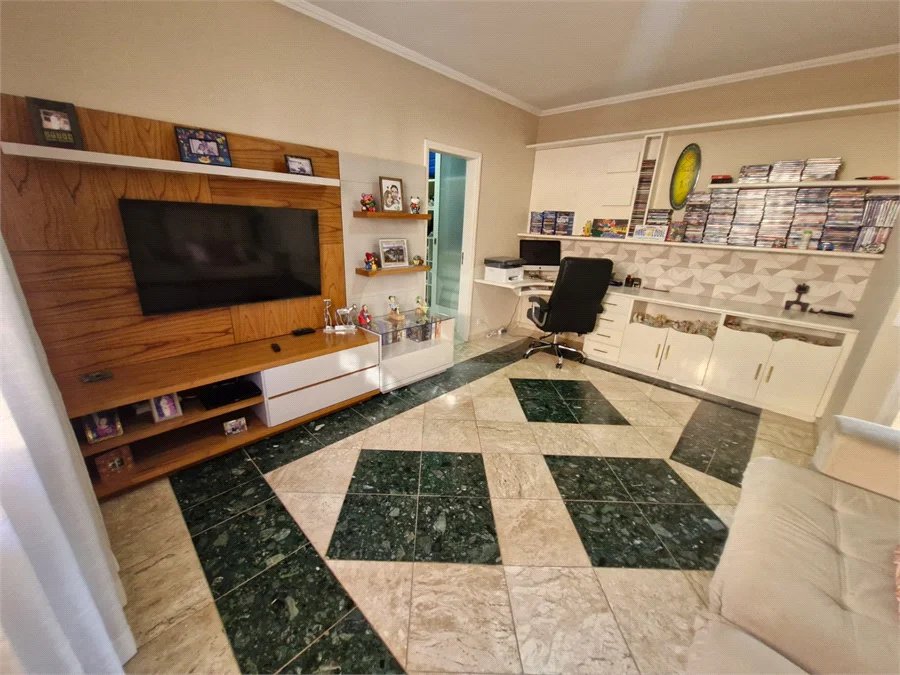 Casa à venda com 4 suítes no condomínio Villa Viana II, Cotia - SP