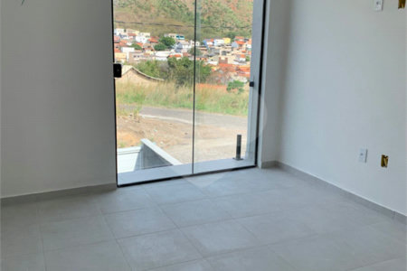 Casa à venda com 2 quartos no condomínio Residencial Mirella, Rio de Janeiro - RJ