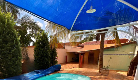 Casa à venda com 4 quartos, sendo 1 suíte,  em Interlagos, Três Lagoas, MS