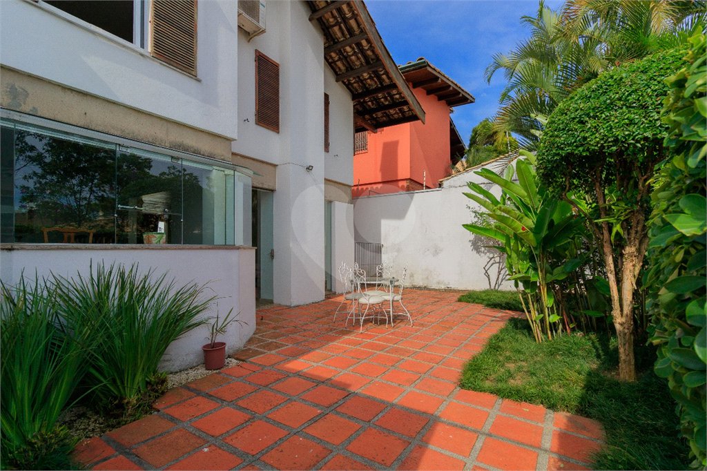 Casa à venda com 4 quartos, sendo 3 suítes, em Jardim Panorama, São Paulo, SP