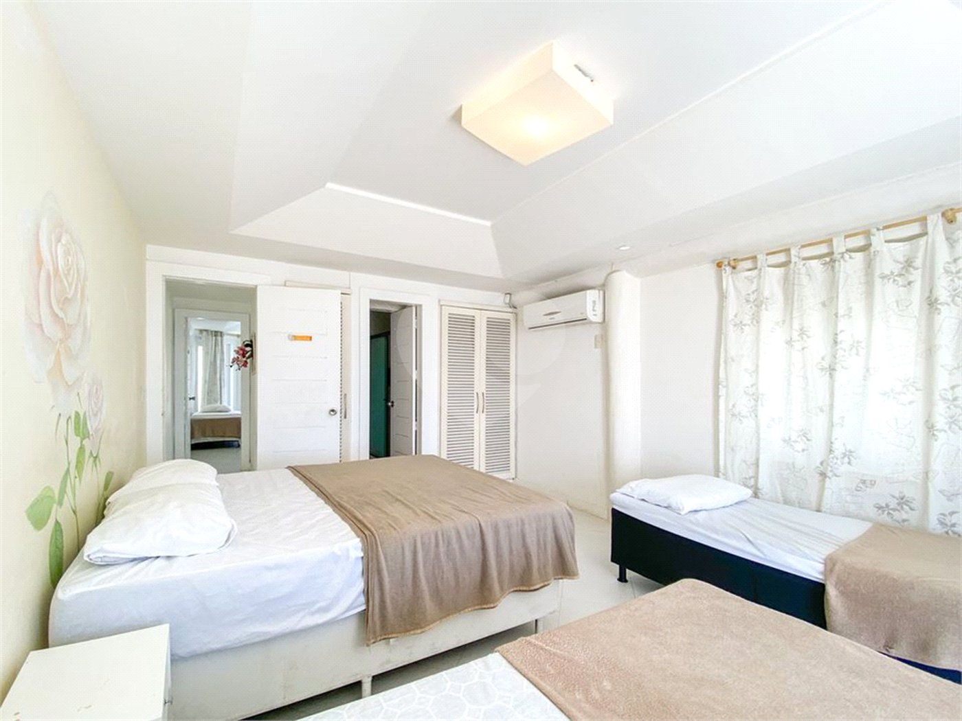 Casa à venda com 5 quartos, sendo 4 suítes, em Marina, Armação dos Búzios, RJ