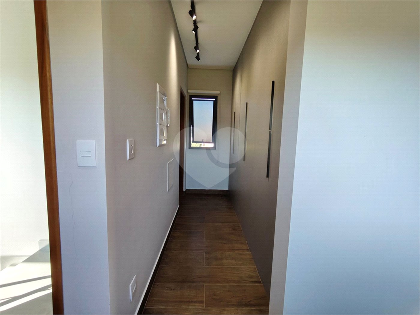 Casa à venda com 3 suítes no condomínio Villa D' Oro, Vinhedo - SP
