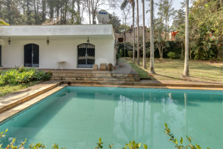 Casa à venda com 4 suítes no condomínio Chácara Flora, São Paulo - SP