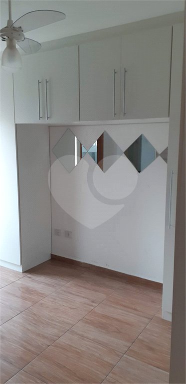 Casa à venda ou para alugar com 3 quartos, sendo 2 suítes,  no condomínio Residencial Erika, São Paulo - SP