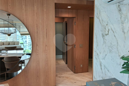 Apartamento à venda com 3 suítes em Moema, São Paulo, SP
