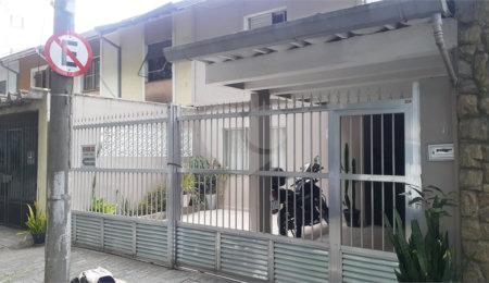 Sobrado à venda com 3 quartos, sendo 1 suíte,  em Jardim Trussardi, São Paulo, SP