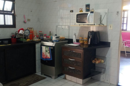 Casa com 3 dormitórios à venda, 140 m² por R$ 425.000,00 - Parque Bitaru - São Vicente/SP