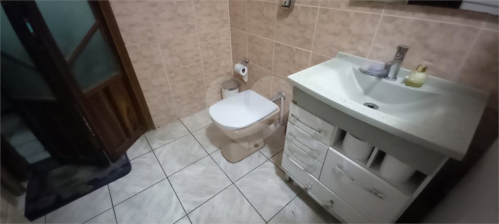 Casa à venda com 3 quartos em Jardim Santa Helena, Itaquaquecetuba, SP