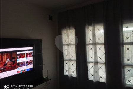 Casa Térrea com 2 dormitórios.