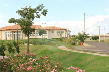 Sobrado a venda no Condomínio Village Damha II