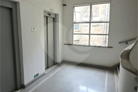 Apartamento com 48 m² localizado na Rua Conselheiro Crispiniano, 125