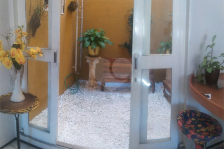 Linda casa com 3 suítes a venda na Vila Pasti em Louveira