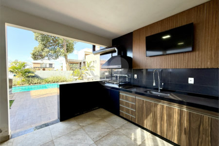 Casa à venda com 3 quartos, sendo 1 suíte,  em Terras de Santa Cristina XIII Setor Marina, Paranapanema, SP
