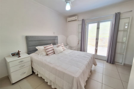 Casa à venda com 4 quartos, sendo 1 suíte, em Santa Cândida, Vinhedo, SP