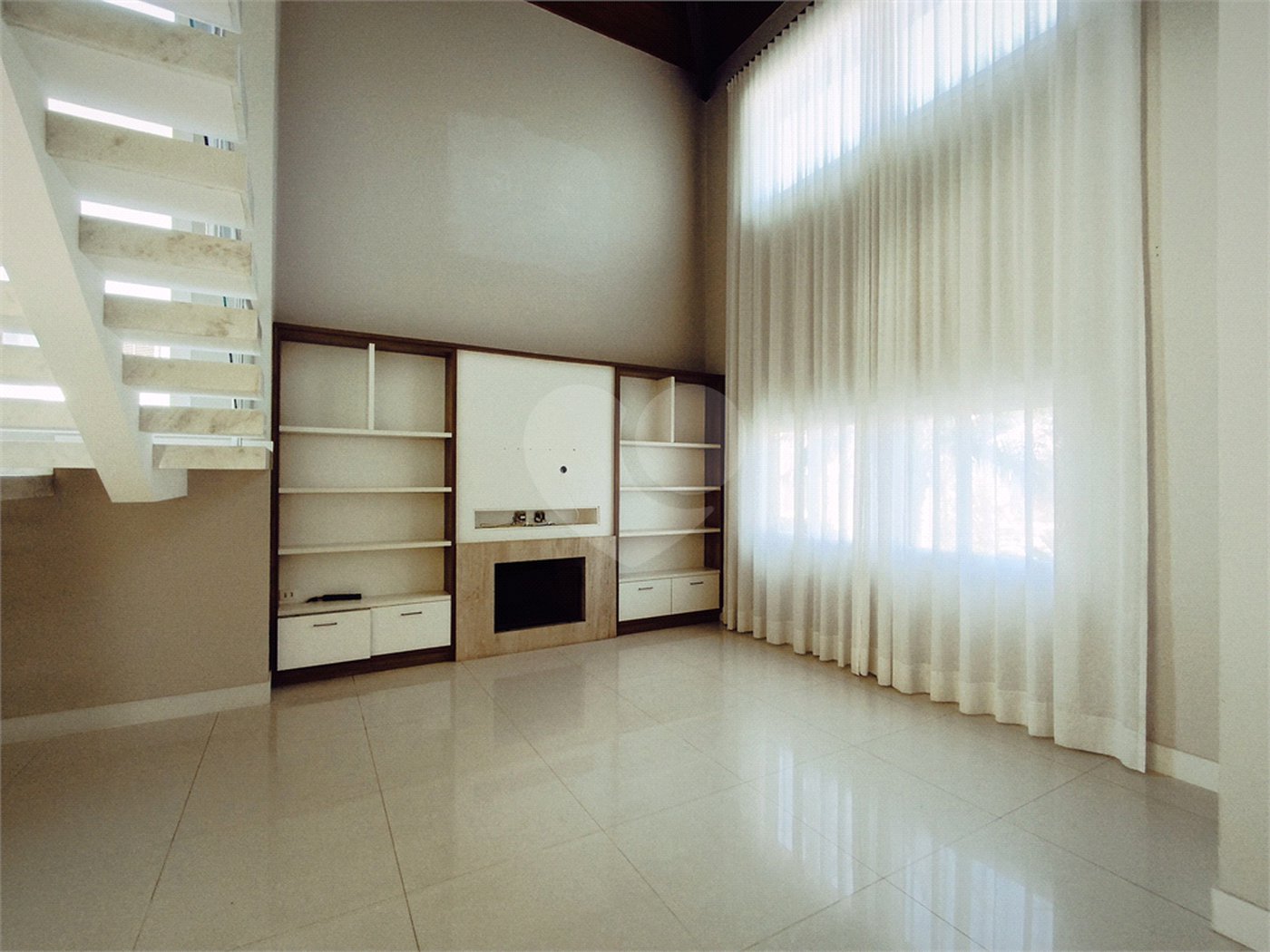 Casa à venda com 4 quartos, sendo 2 suítes, no condomínio Terras de Santa Adélia, Vargem Grande Paulista - SP