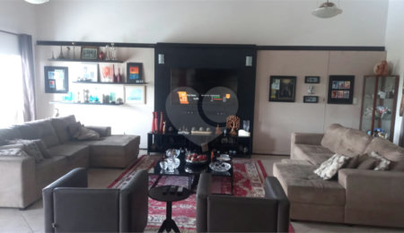 Casa à venda com 3 quartos, sendo 2 suítes,  em Jardim Imperial Hills III, Arujá, SP