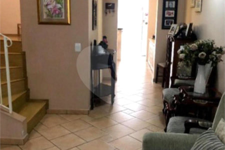 Sobrado à venda com 4 quartos, sendo 2 suítes, em Jardim Campo Limpo, São Paulo, SP