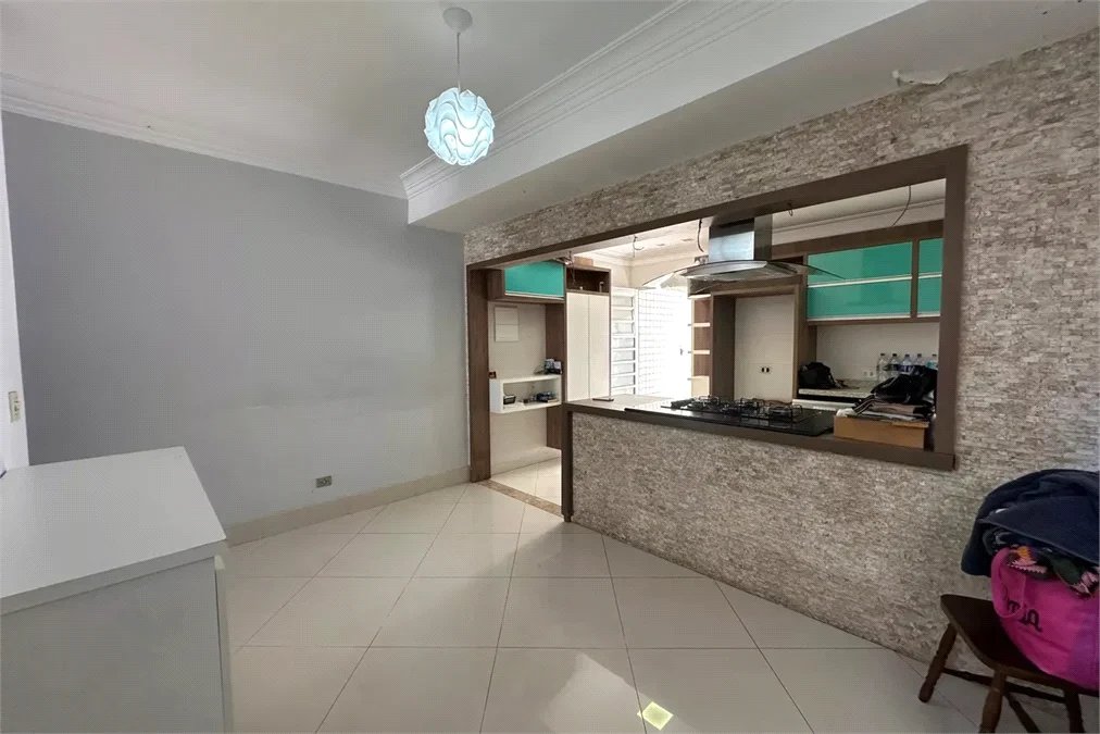 Sobrado à venda com 4 quartos, sendo 2 suítes,  em Vila Ipojuca, São Paulo, SP
