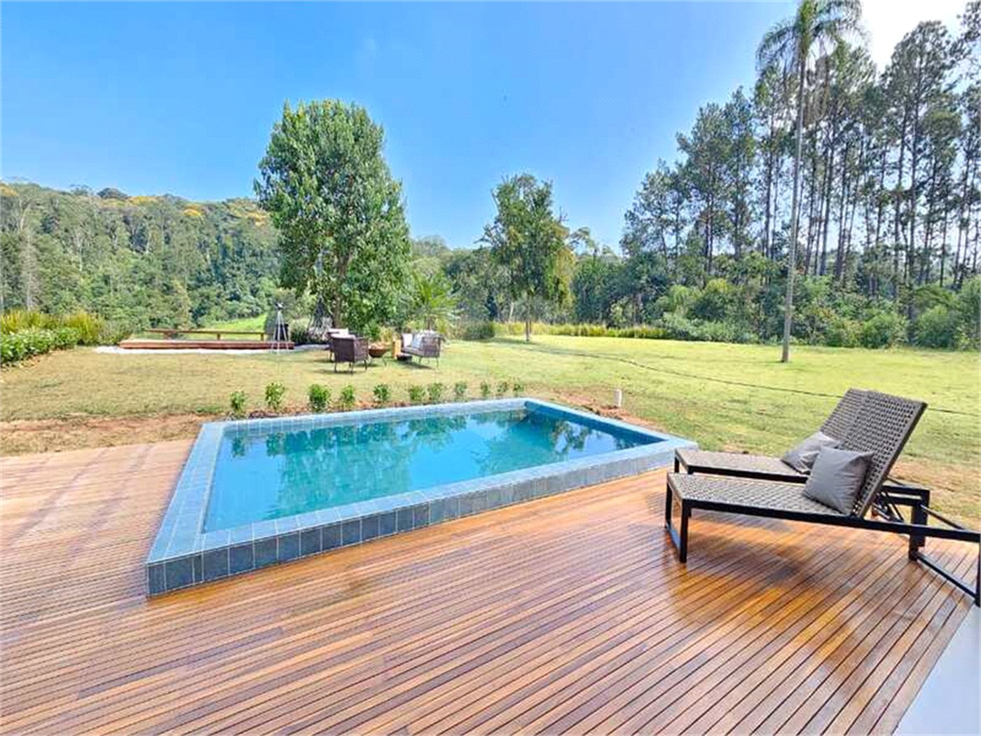 Casa à venda com 3 suítes no condomínio Lagú, São Roque - SP
