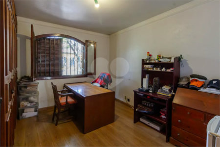 Casa à venda com 4 quartos, sendo 3 suítes,  em Jardim Guedala, São Paulo, SP