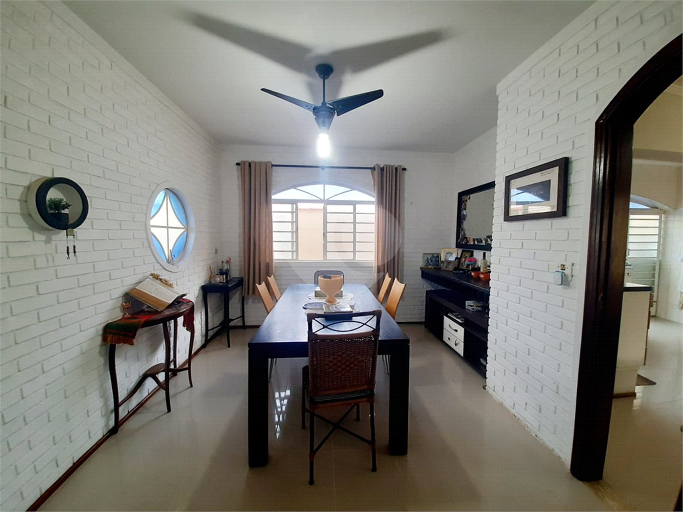 Casa à venda com 3 quartos, sendo 1 suíte, no Centro, Vinhedo, SP