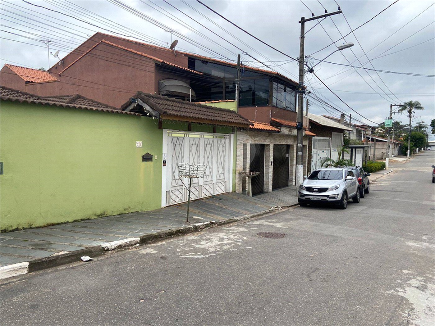 Casa à venda com 3 quartos, sendo 1 suíte,  em Jardim Fonte Áurea, Poá, SP