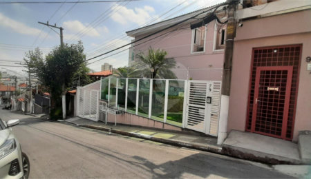 Casa à venda com 3 quartos, sendo 2 suítes,  no condomínio Mário Araújo, São Paulo - SP