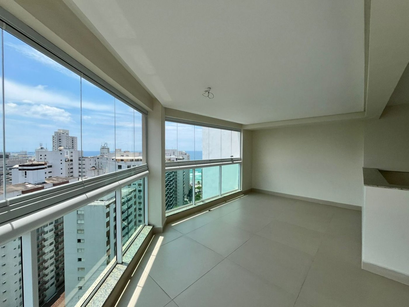 Cobertura com 3 dormitórios à venda, 270 m² por R$ 2.890.000,00 - Barra Funda - Guarujá/SP