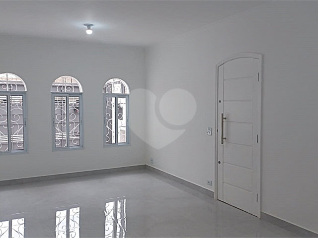 Sobrado à venda com 3 quartos, sendo 1 suíte,  em Tremembé, São Paulo, SP