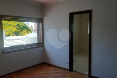 Casa à venda com 3 quartos, sendo 1 suíte,  em Brooklin Paulista, São Paulo, SP