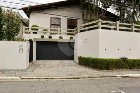 Casa à venda com 4 quartos, sendo 2 suítes, em Jardim São Bento, São Paulo, SP