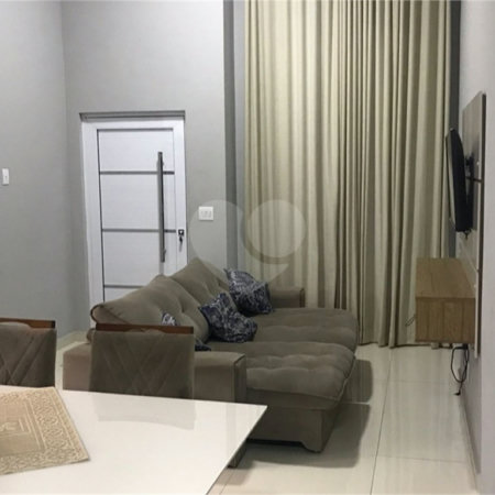 Casa à venda com 2 quartos, sendo 1 suíte, no condomínio Residencial Jardim, Sorocaba - SP