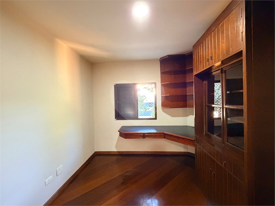 Apartamento à venda com 3 quartos, sendo 1 suíte, em Alto da Boa Vista, São Paulo, SP