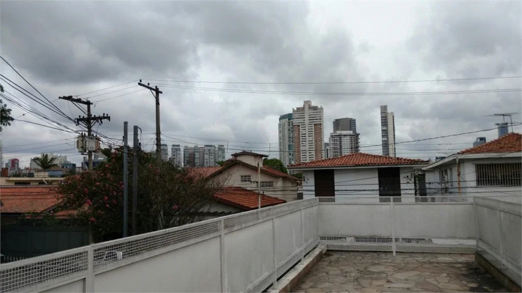 Sobrado à venda com 3 quartos, sendo 1 suíte, em Brooklin Paulista, São Paulo, SP