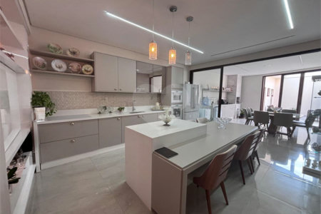 Casa à venda com 2 quartos, sendo 1 suíte, no condomínio Horizontes de Sorocaba, Sorocaba - SP