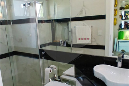 Casa à venda com 3 suítes no condomínio Figueira Garden, Atibaia - SP