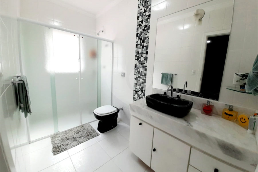 Sobrado à venda com 4 quartos, sendo 3 suítes, em Tremembé, São Paulo, SP