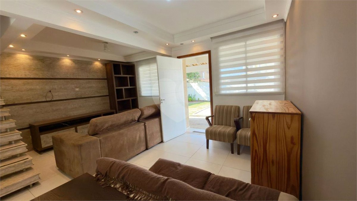 Casa à venda com 3 quartos, sendo 1 suíte, no condomínio Residencial Village Salermo, Sorocaba - SP