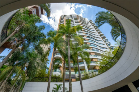 Apartamento à venda com 3 suítes em Vila Suzana, São Paulo, SP