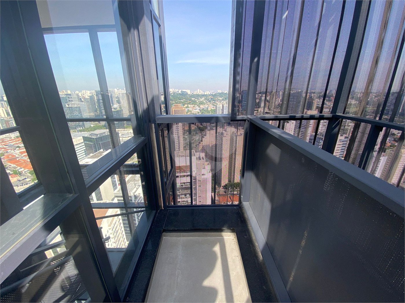 Apartamento à venda com 3 suítes em Jardim das Acácias, São Paulo, SP