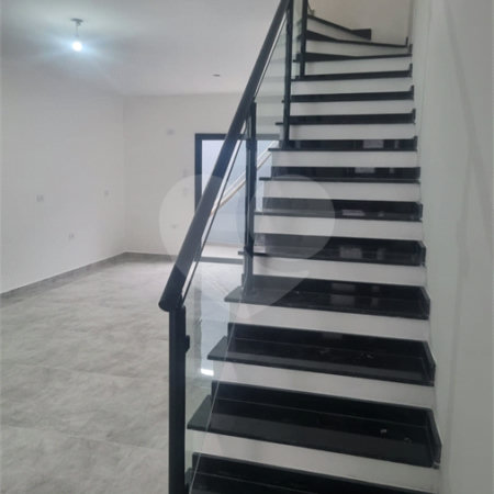 Sobrado à venda com 3 quartos, sendo 1 suíte, em Vila São Paulo, São Paulo, SP