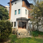 3 AMPLAS SUITES MAIS ECRITORIO MUITO VERDE E AMPLO QUINTAL