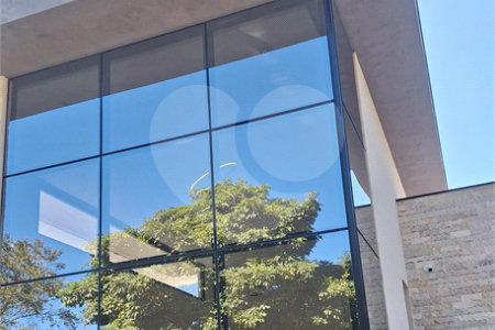 Casa a venda com 04 suítes área gourmet e 6 vagas para autos em condominio fechado Atibaia
