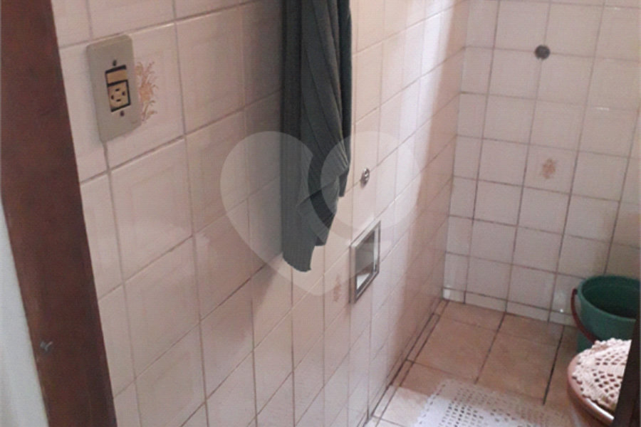 Casa à venda com 3 quartos, sendo 1 suíte, no condomínio Luís de Oliveira Bulhões, São Paulo - SP