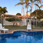 Casa à venda com 4 quartos, sendo 3 suítes, no condomínio Terras de Mont Serrat, Salto - SP