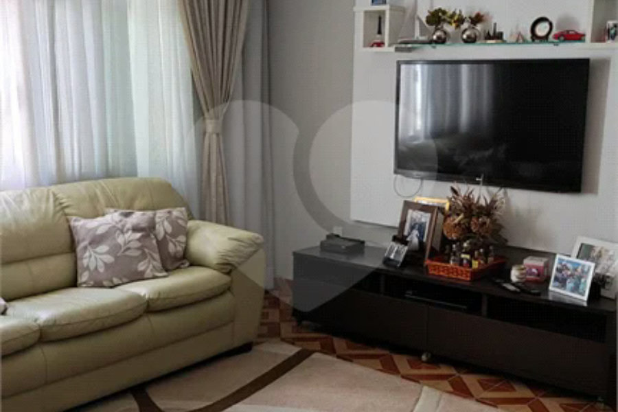 Casa à venda com 3 quartos, sendo 1 suíte, em Jaraguá, São Paulo, SP