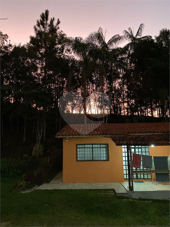 Sítio à venda com 3 quartos, sendo 1 suíte,  no Centro, Biritiba-mirim, SP