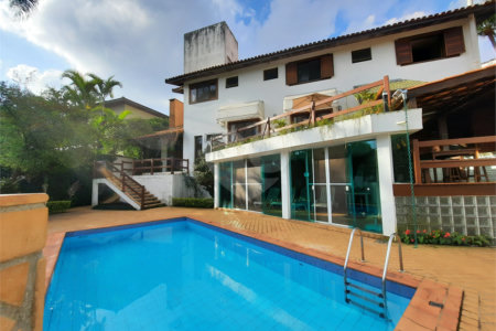 Casa à venda com 6 quartos, sendo 3 suítes, em Morumbi, São Paulo, SP