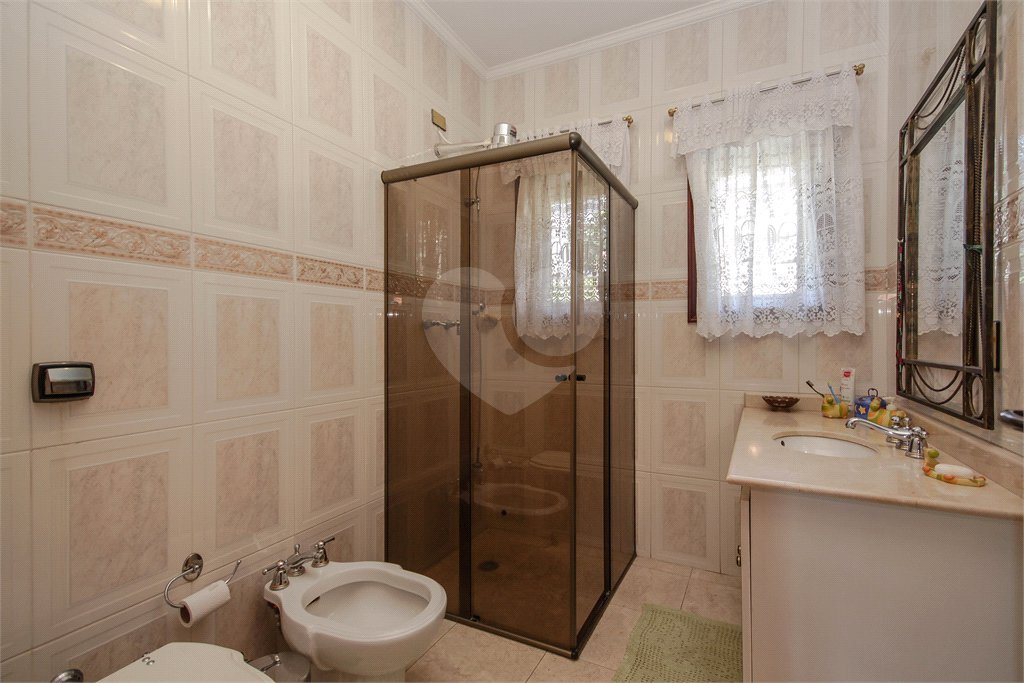 Casa à venda com 4 quartos, sendo 3 suítes, em City América, São Paulo, SP
