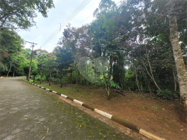 Terreno à venda no condomínio Parque Petrópolis 4 Secção, Mairiporã - SP